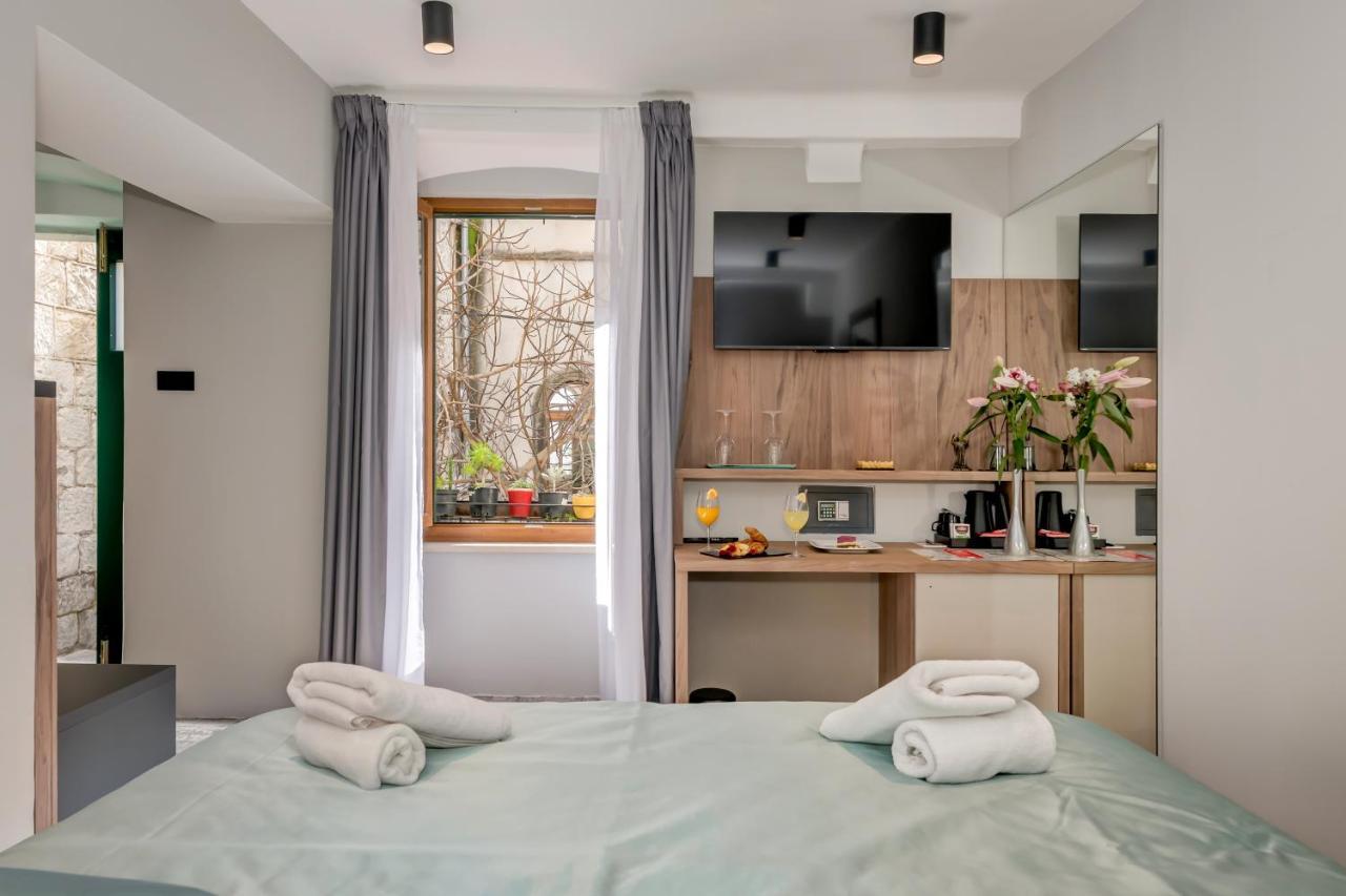 Makarun Heritage Rooms Split Exterior foto